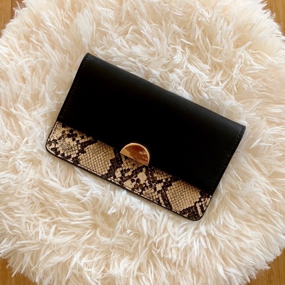 A New Day Crossbody Bag • OS - Picture 6 of 8